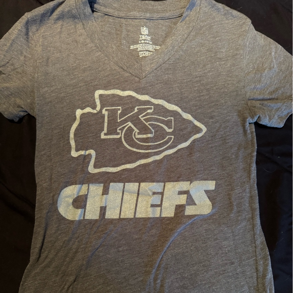 Grey chiefs shirt